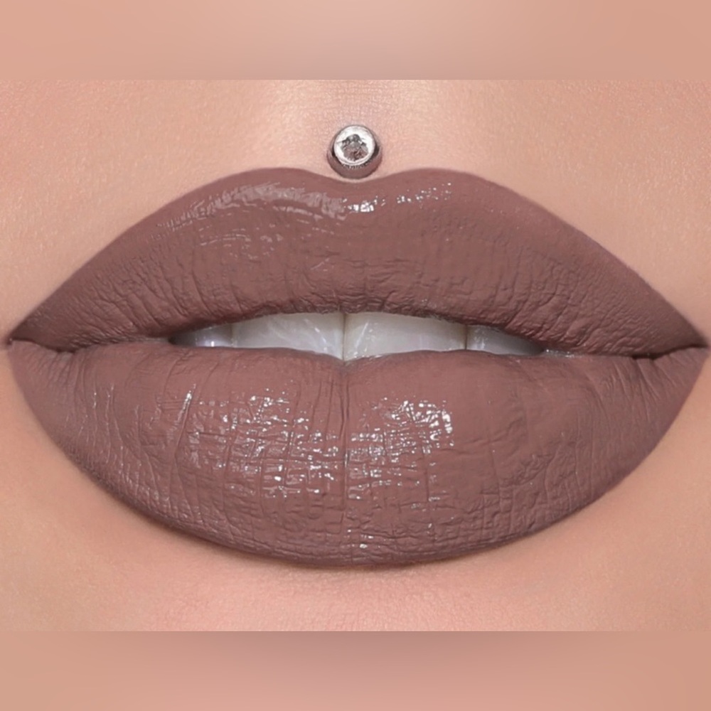 Tea Bag Supreme Gloss by Jeffree Star, New in Box!